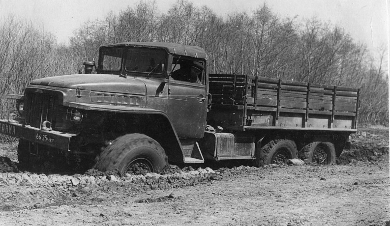 Вехи автомобильной истории автозавода «Урал» - выпуск трехосного «Урала-375»